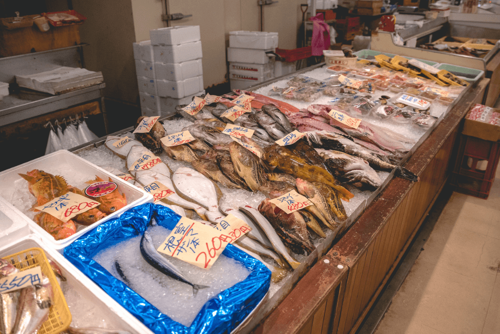 柿崎食堂の1階は海鮮市場