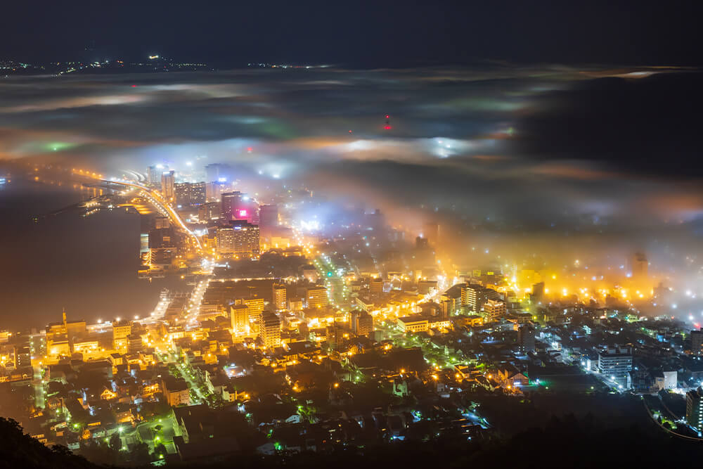 函館山の霧夜景
