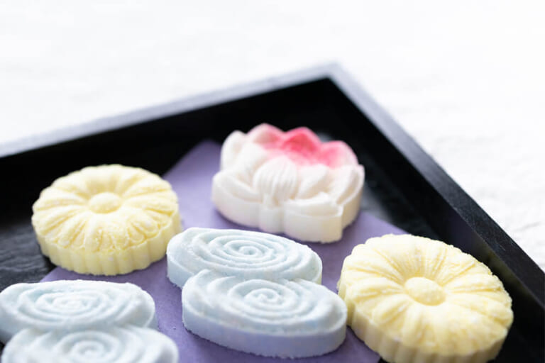 和菓子の種類一覧!干菓子・半生菓子・生菓子の種類別に紹介|PREZO(プレゾ) - 北海道のお取り寄せグルメと産直通販