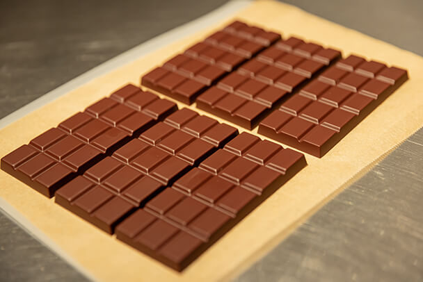 nicao（ニカオ）のカカオ70％ダークチョコレート包装前