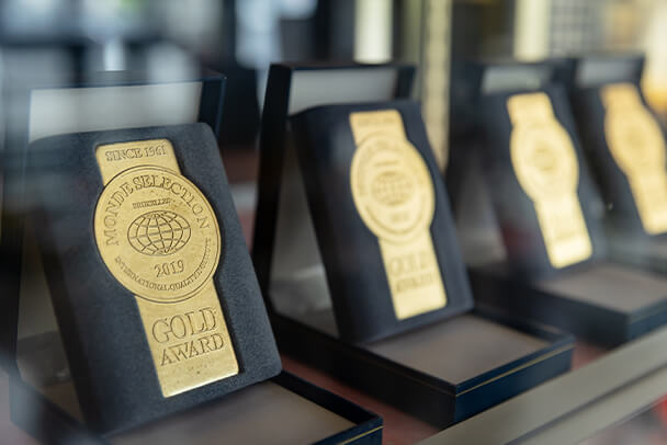 プティ・メルヴィーユのモンドセレクションの盾